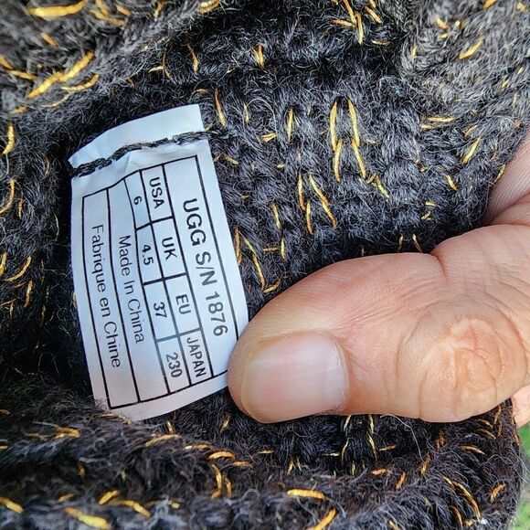 UGG CLASSIC - Womens Boots - SIZE 6 - Picture 8 of 8